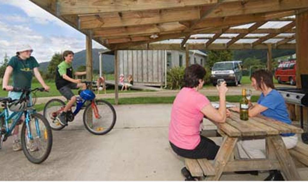 Smiths Farm Holiday Park Linkwater エクステリア 写真